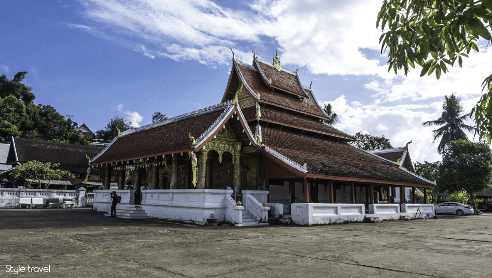 Wat Mai Suwannaphumaham